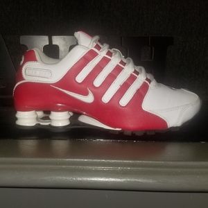 NIKE SHOX